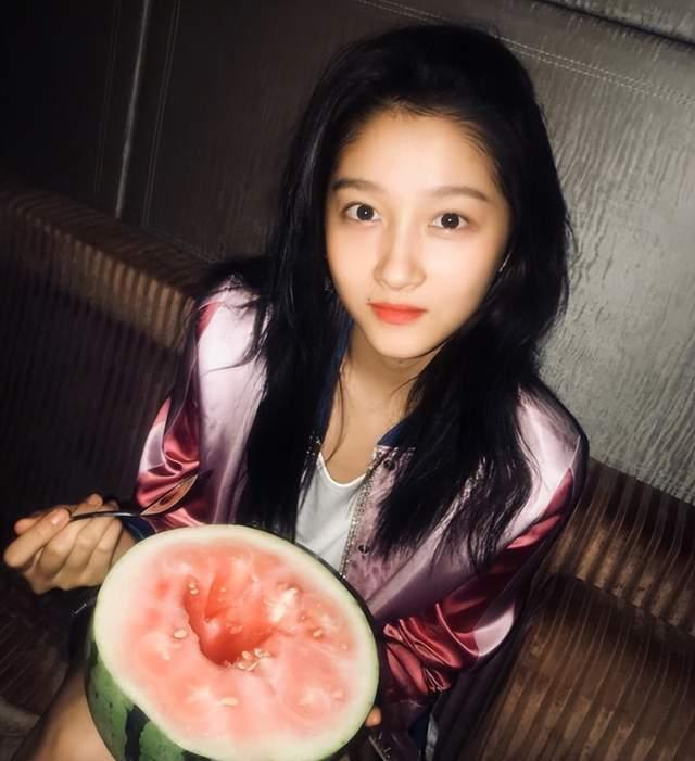 娱乐吃瓜酱拍照技巧,轻松成为拍照达人！  第2张